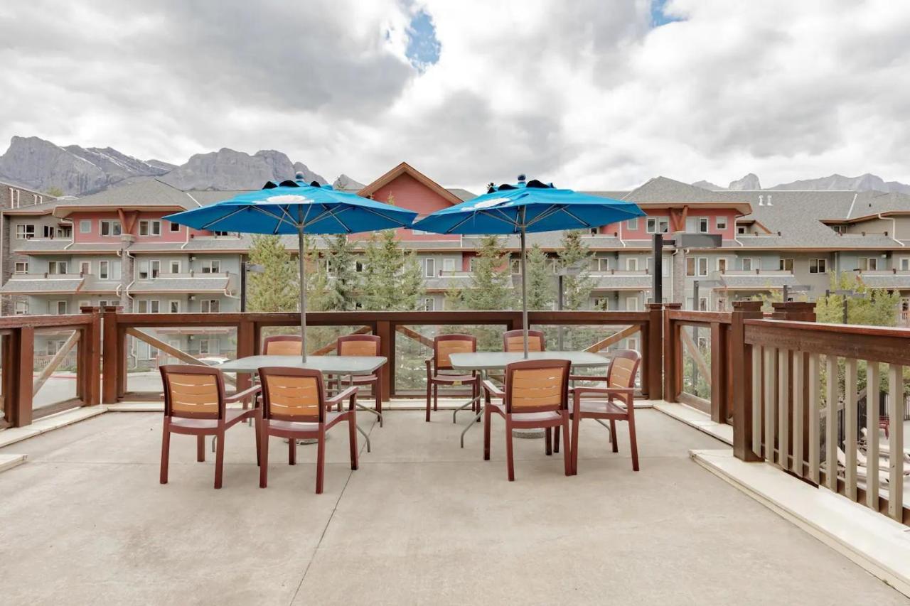 Modern Nordic 2 Bedroom Mountain View Condo Canmore Eksteriør bilde