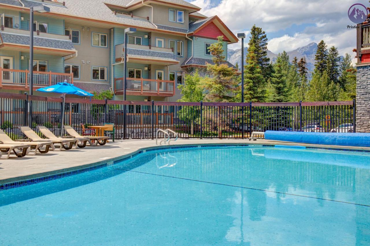 Modern Nordic 2 Bedroom Mountain View Condo Canmore Eksteriør bilde